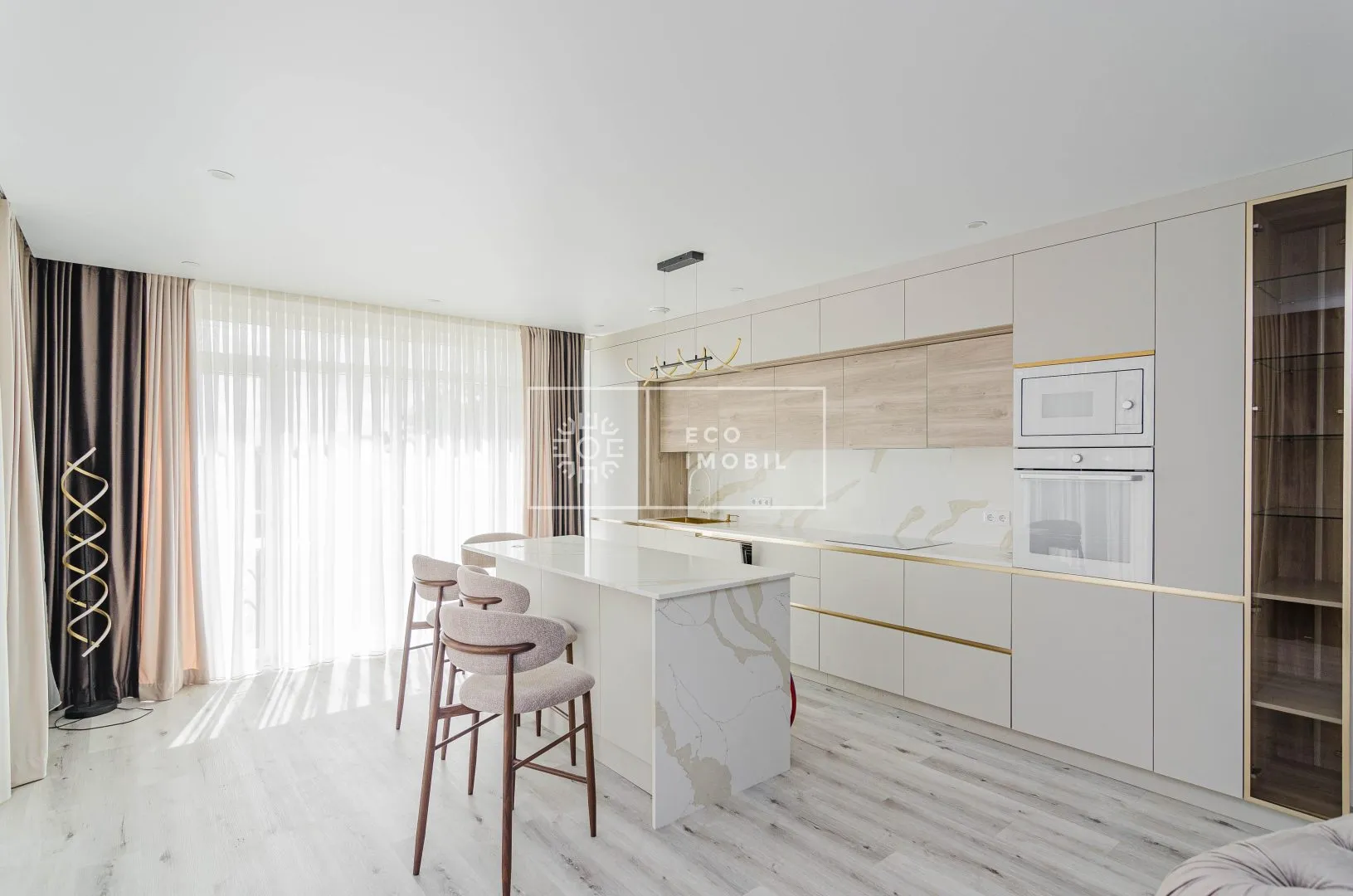 2-etaje casă, 3 camere, 160 m² — Imagine 2