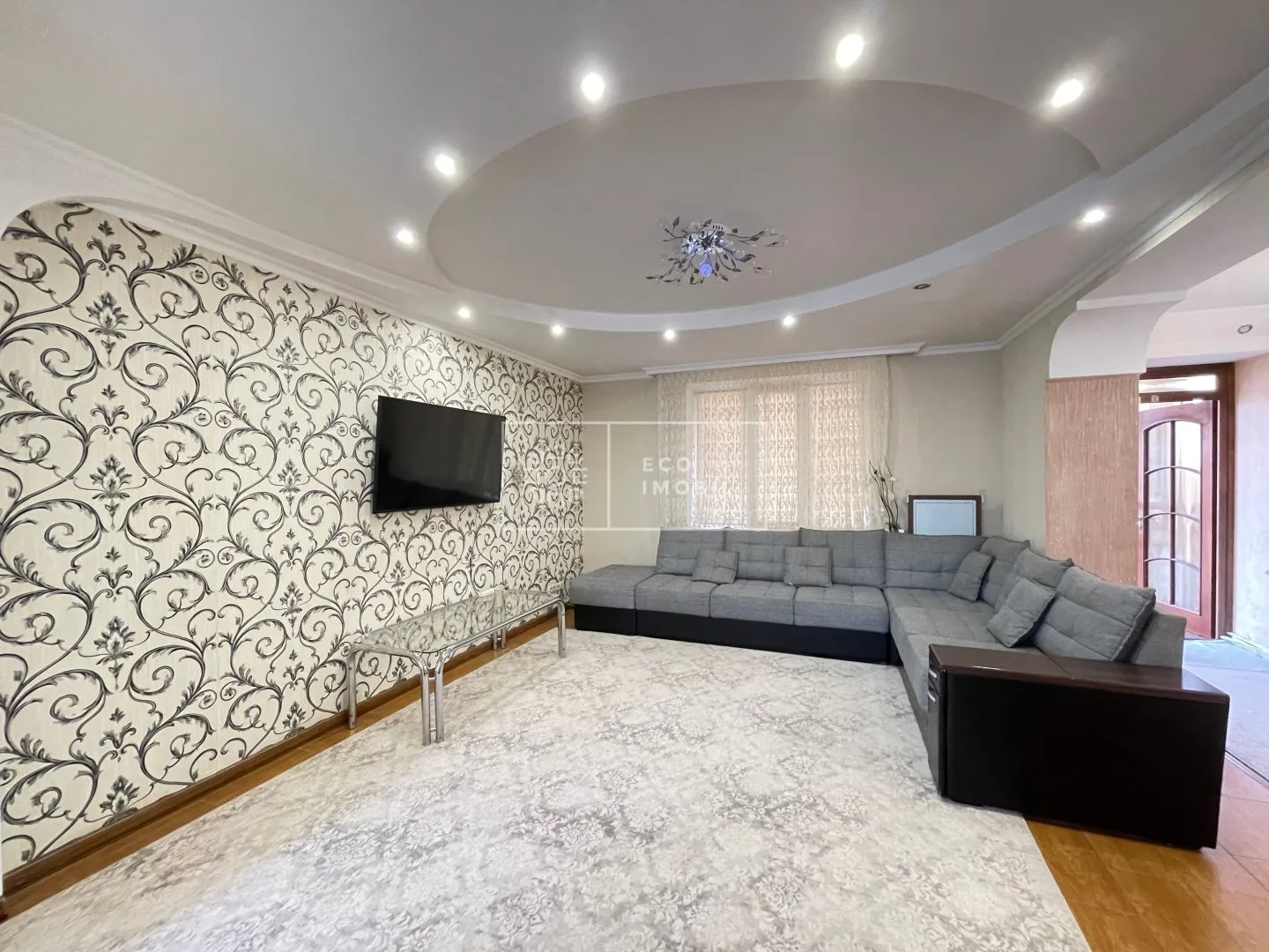 2-etaje casă, 4 camere, 180 m² — Imagine 3