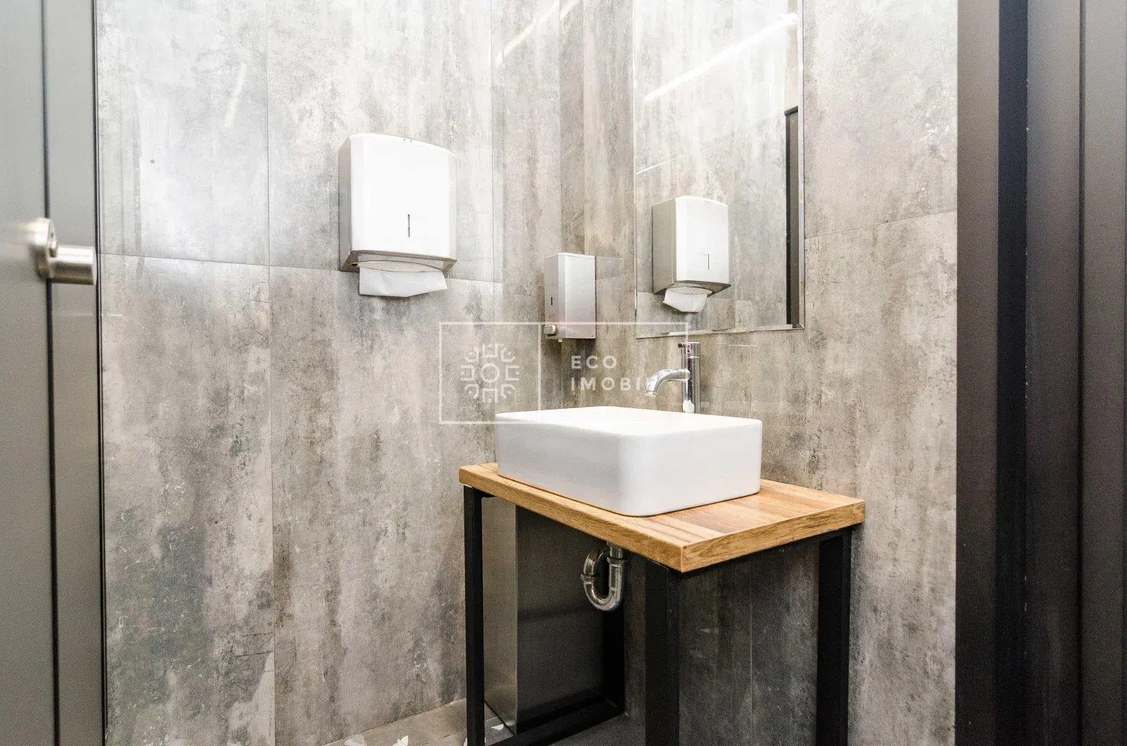 2-bedroom office, 616 m² — Image 2