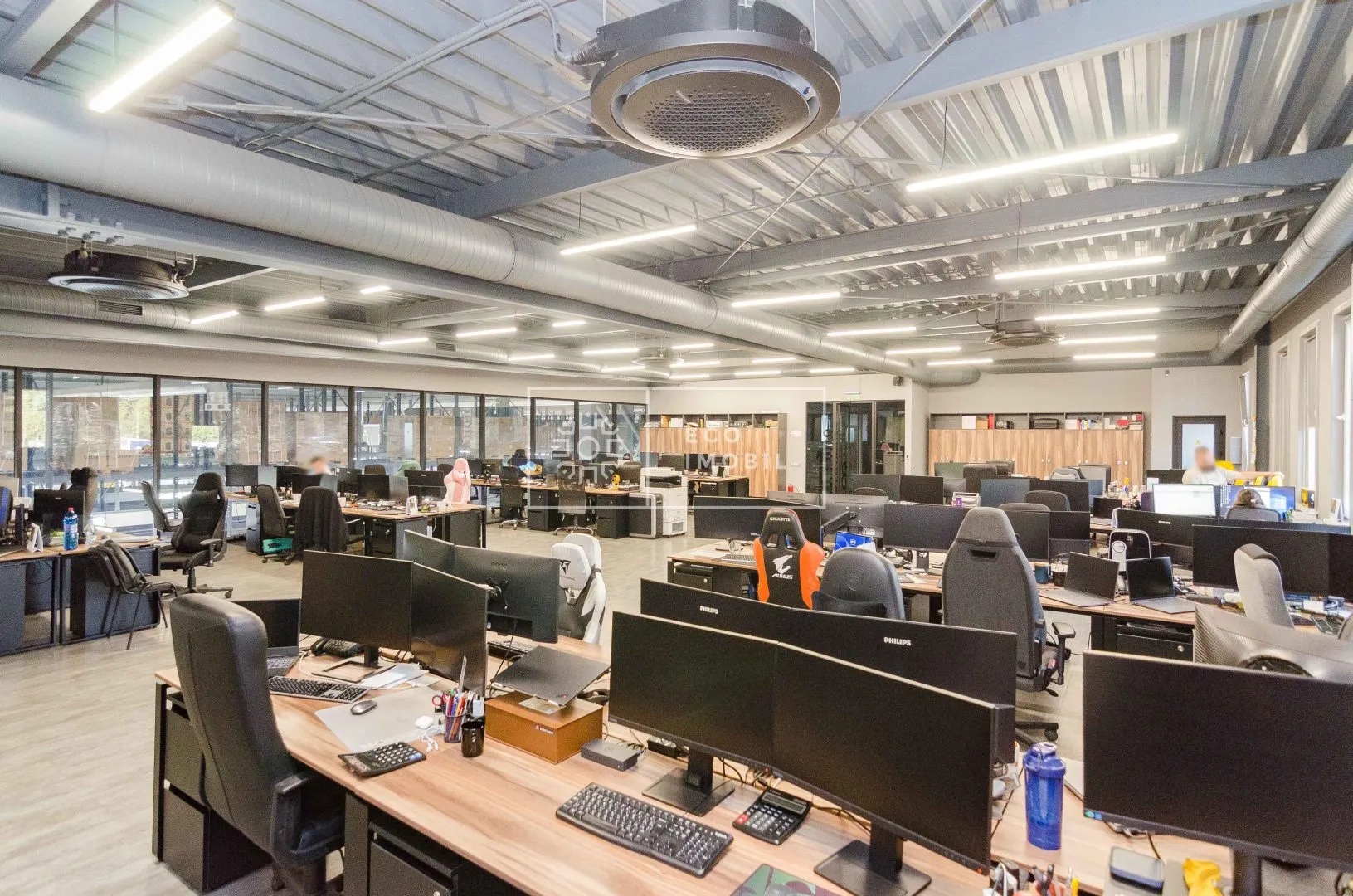 2-bedroom office, 300 m² — Image 1