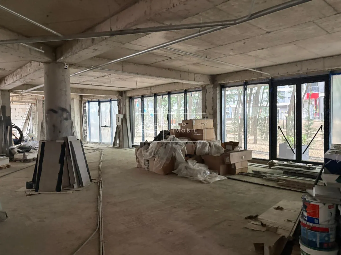 1-bedroom office, 424 m² — Image 1