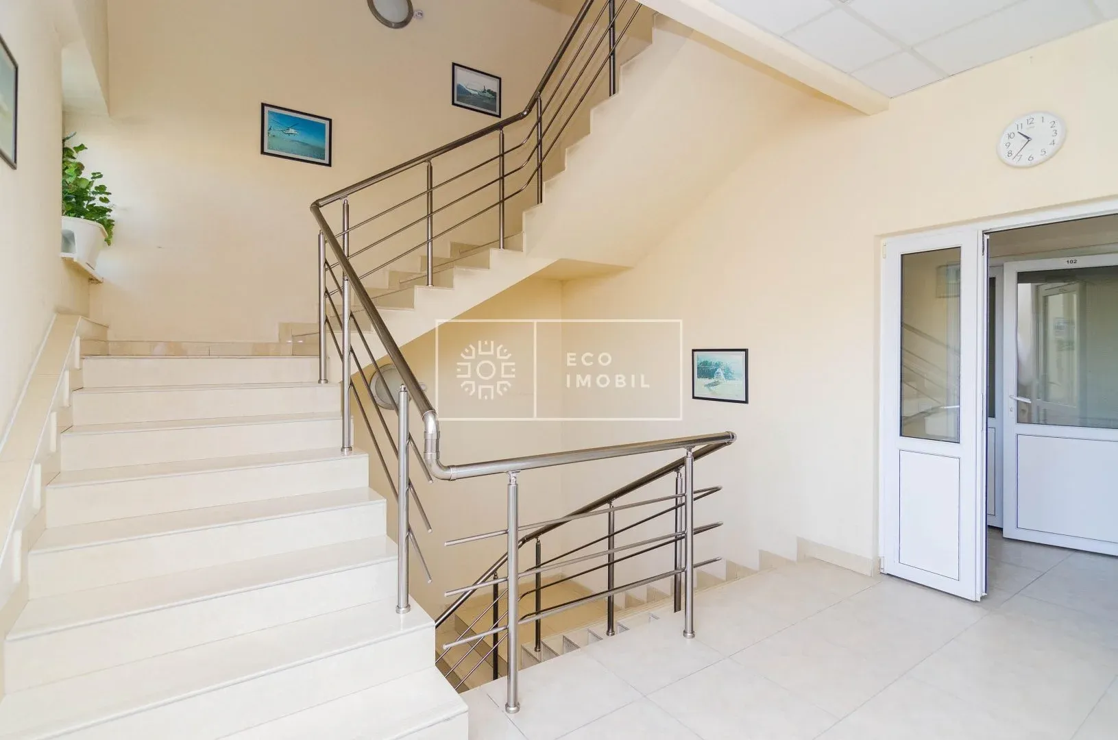 1-camere birou, 1 380 m² — Imagine 4