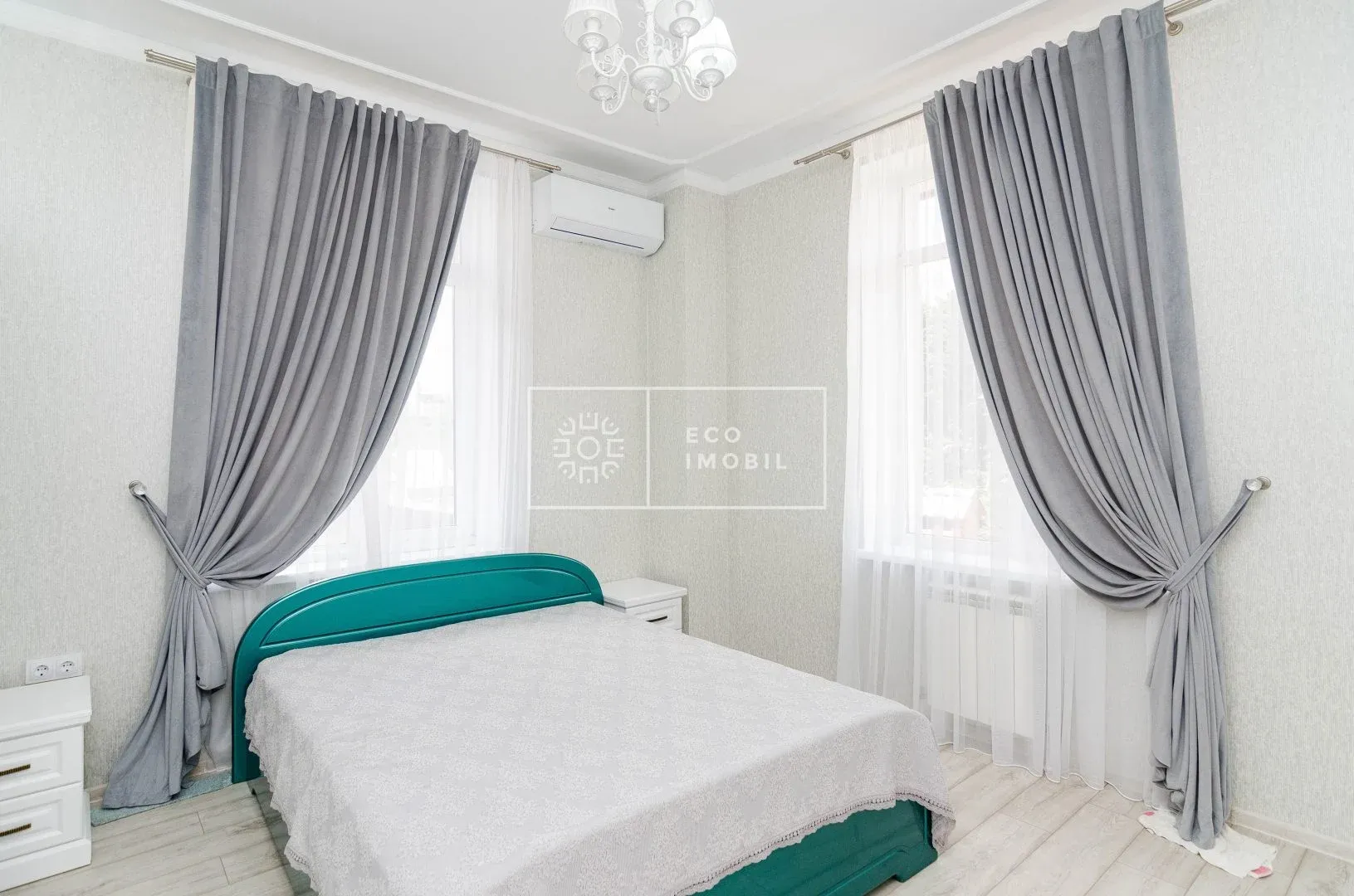 3-этажный дом, 3 комнаты, 300 м² — Изображение 4