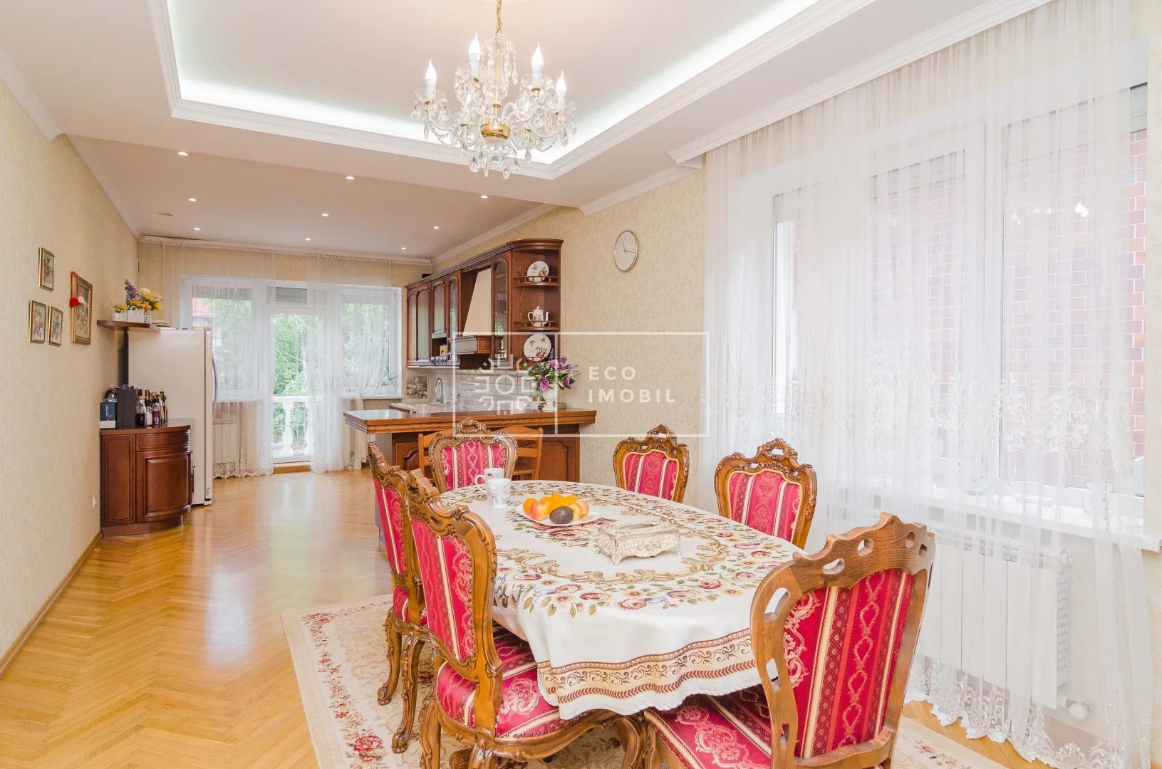 2-этажный дом, 3 комнаты, 200 м² — Изображение 4