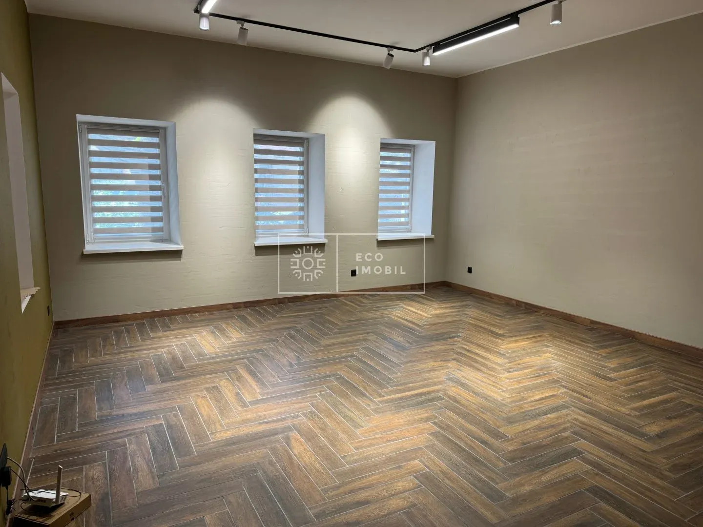 1-camere birou, 55 m² — Imagine 1