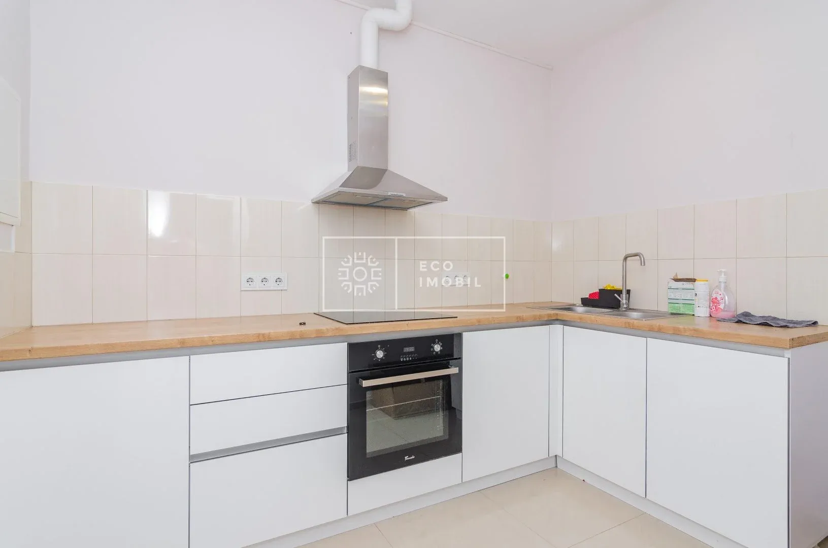 1-bedroom office, 170 m² — Image 2