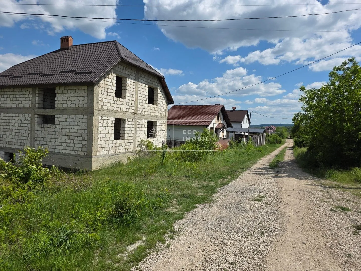 2-этажный дом, 4 комнаты, 250 м² — Изображение 1