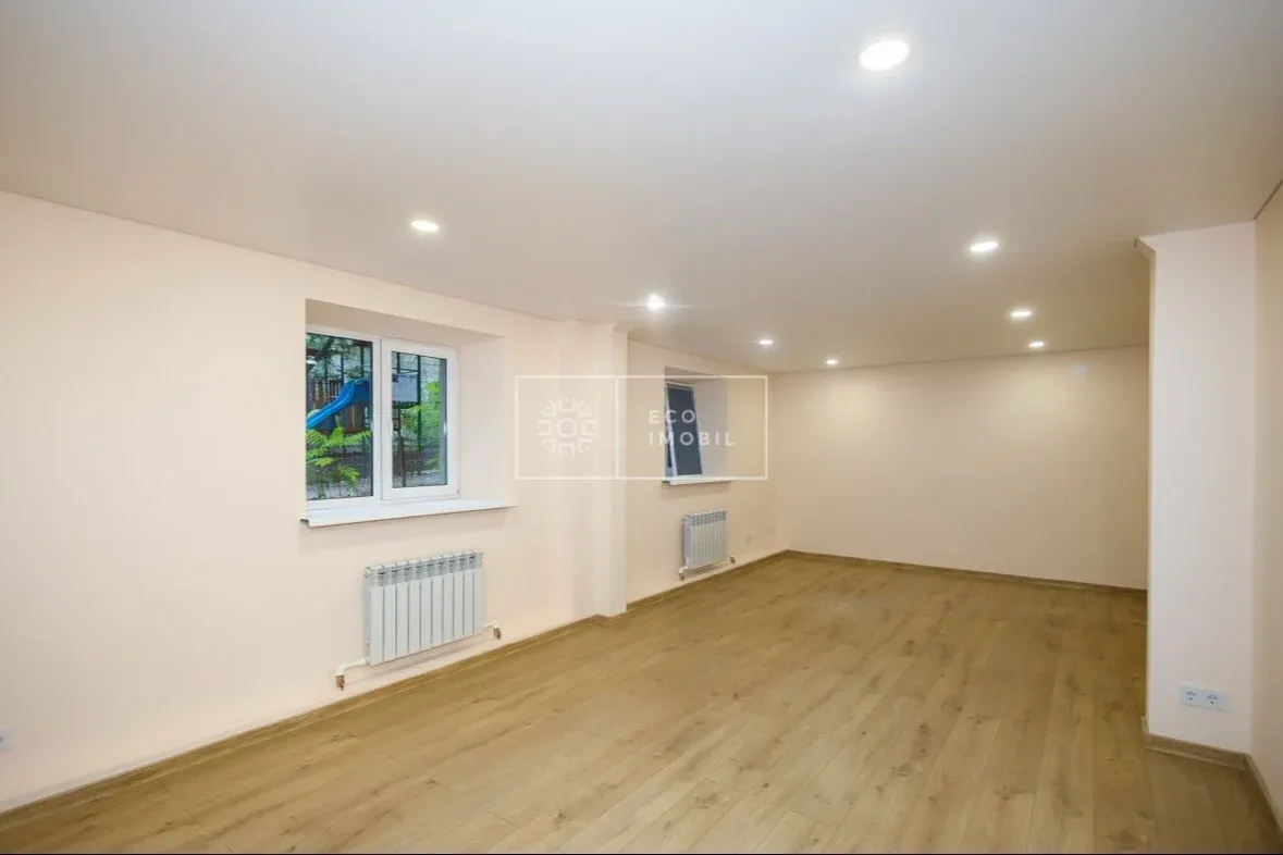 1-camere birou, 53 m² — Imagine 1