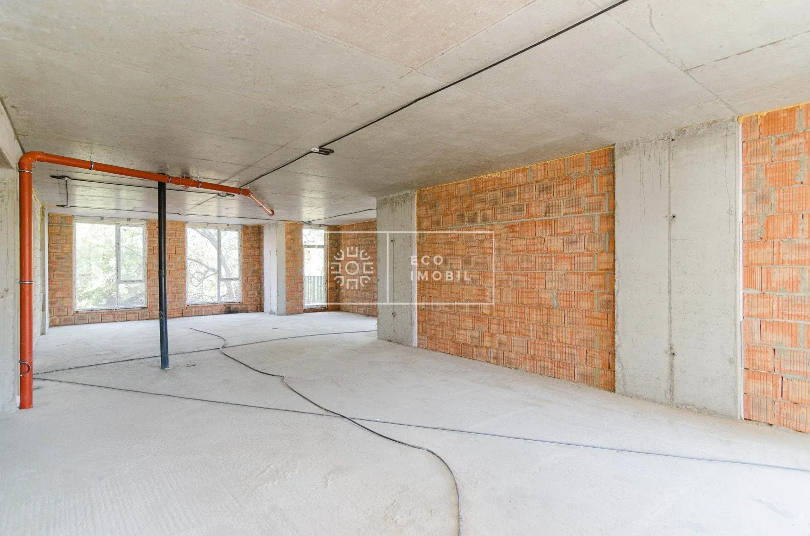 1-bedroom office, 320 m² — Image 1