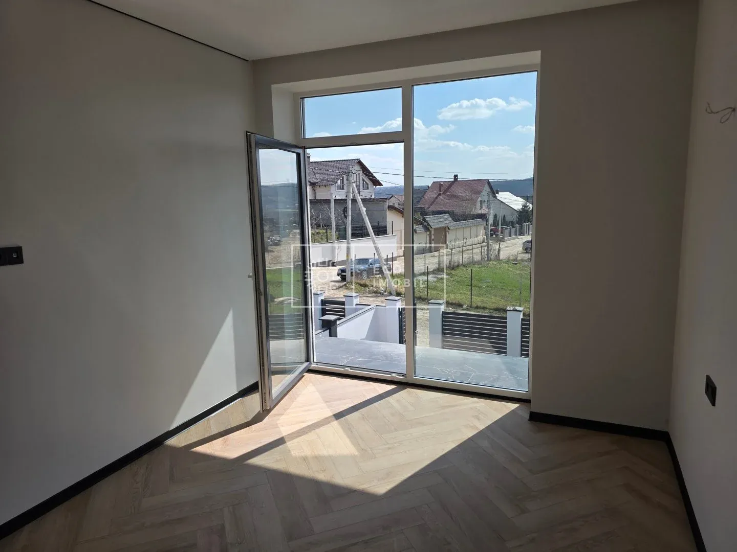 2-etaje casă, 4 camere, 160 m² — Imagine 4