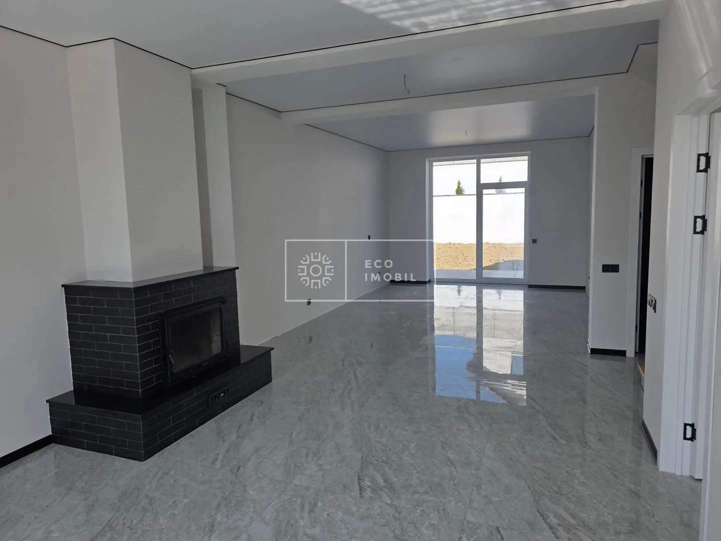 2-etaje casă, 4 camere, 160 m² — Imagine 2