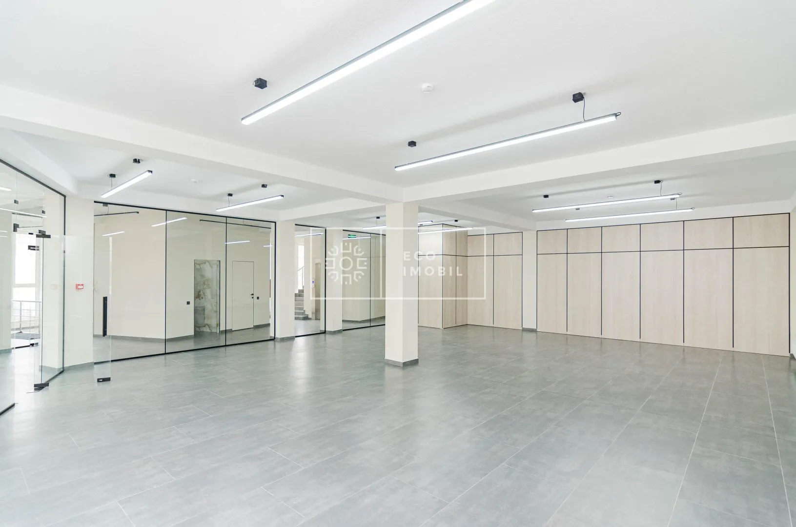 1-bedroom office, 150 m² — Image 1