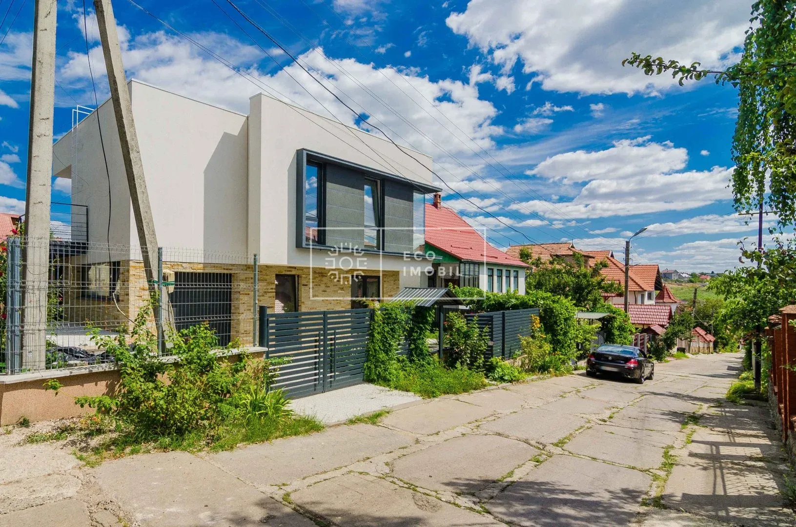 2-этажный дом, 3 комнаты, 300 м² — Изображение 1