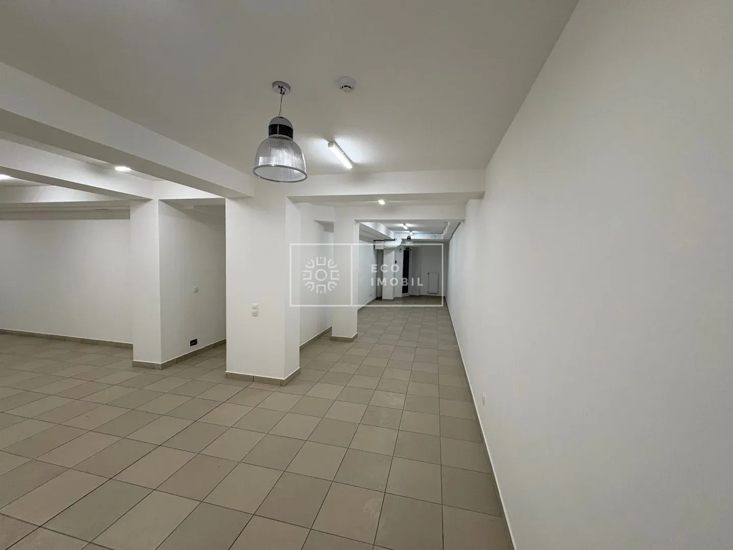 1-camere birou, 130 m² — Imagine 1