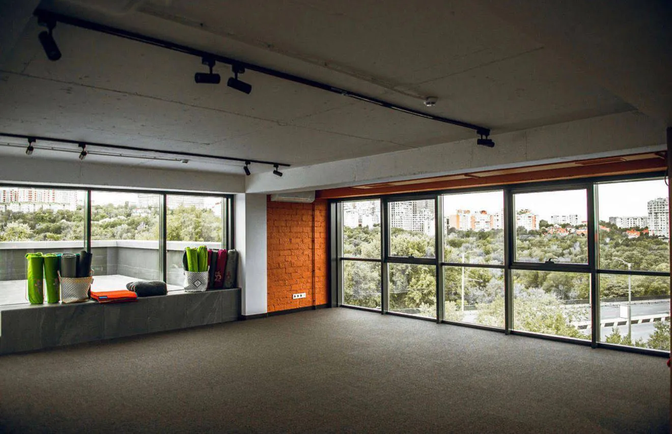1-camere birou, 140 m² — Imagine 1