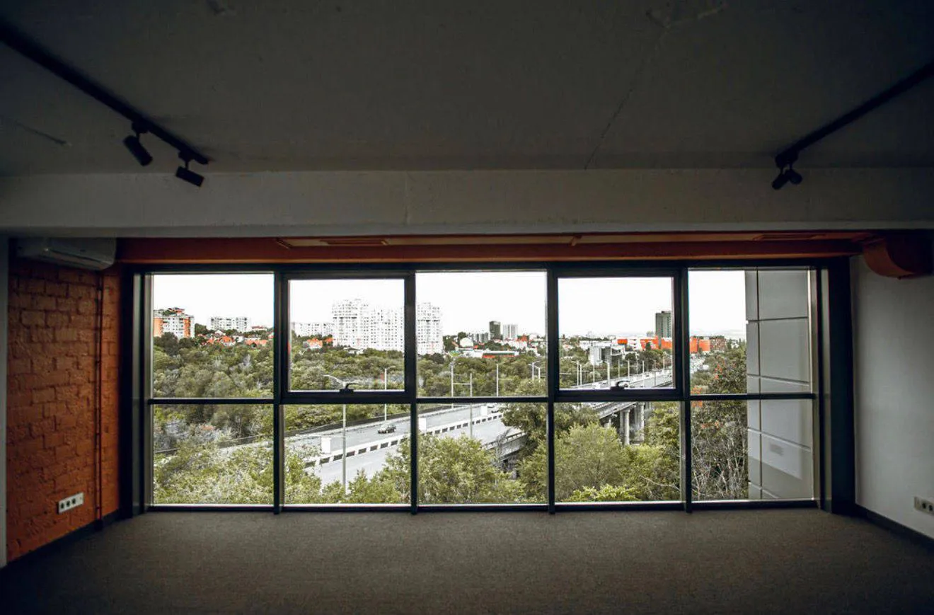1-camere birou, 140 m² — Imagine 2