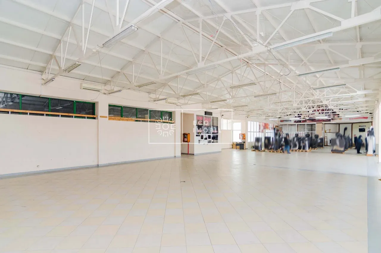 Spațiu comercial, 350 m² — Imagine 1