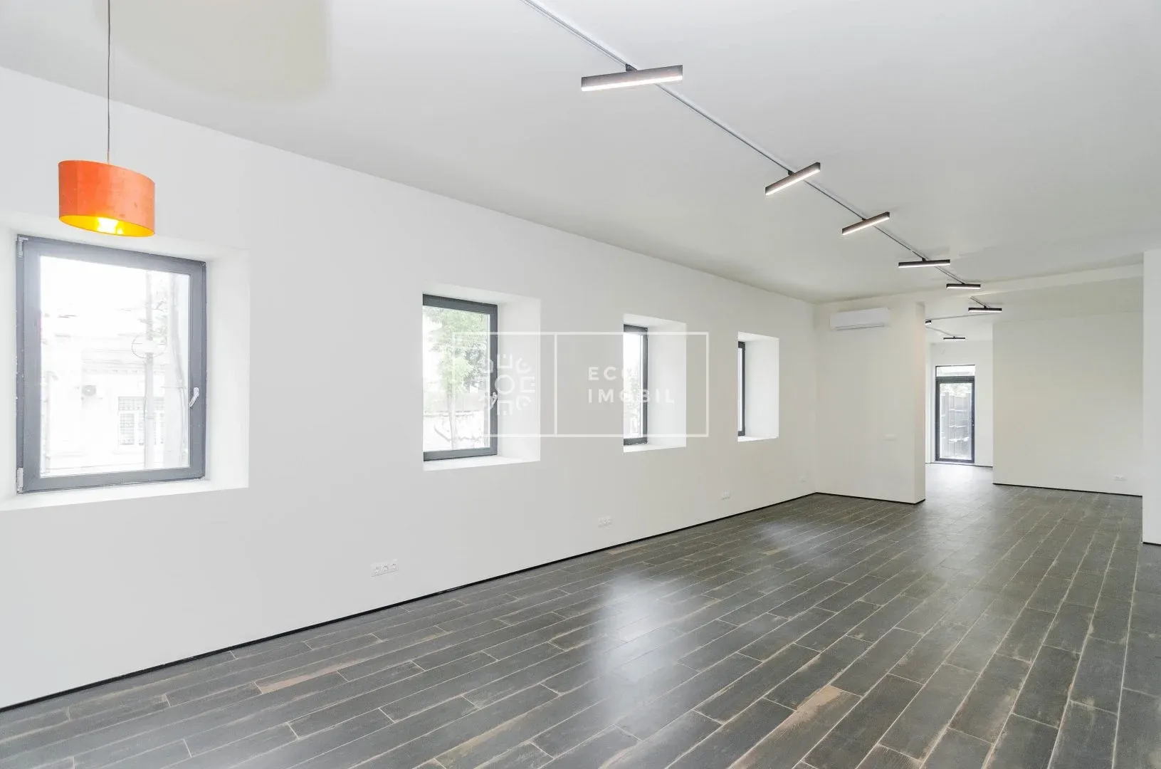 1-camere birou, 140 m² — Imagine 2