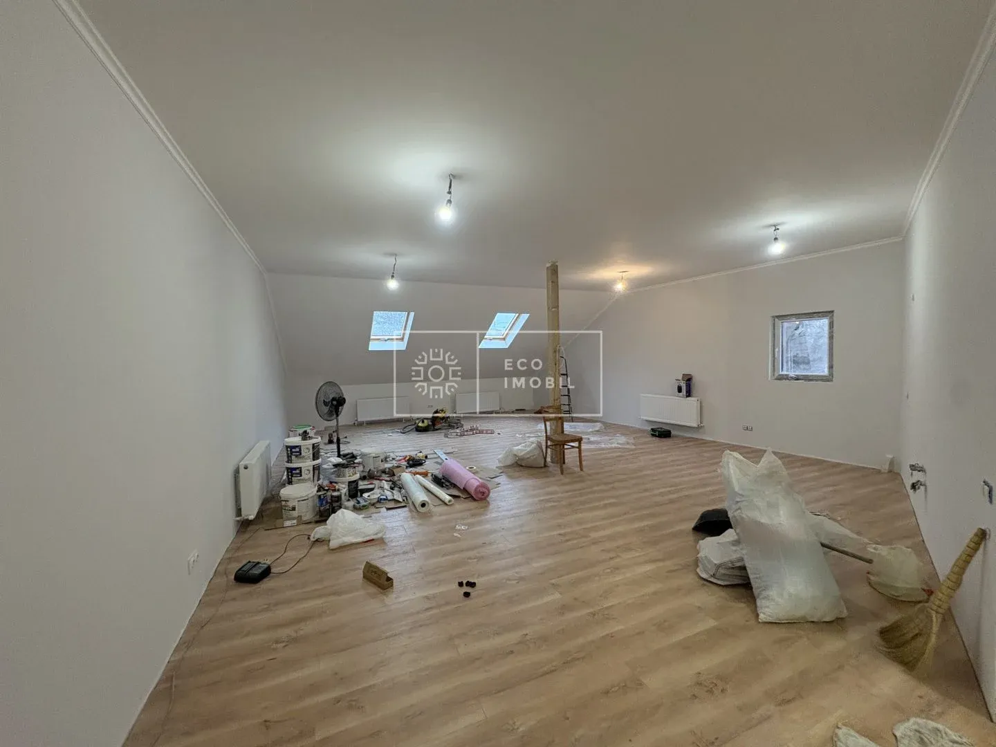 1-camere birou, 75 m² — Imagine 1