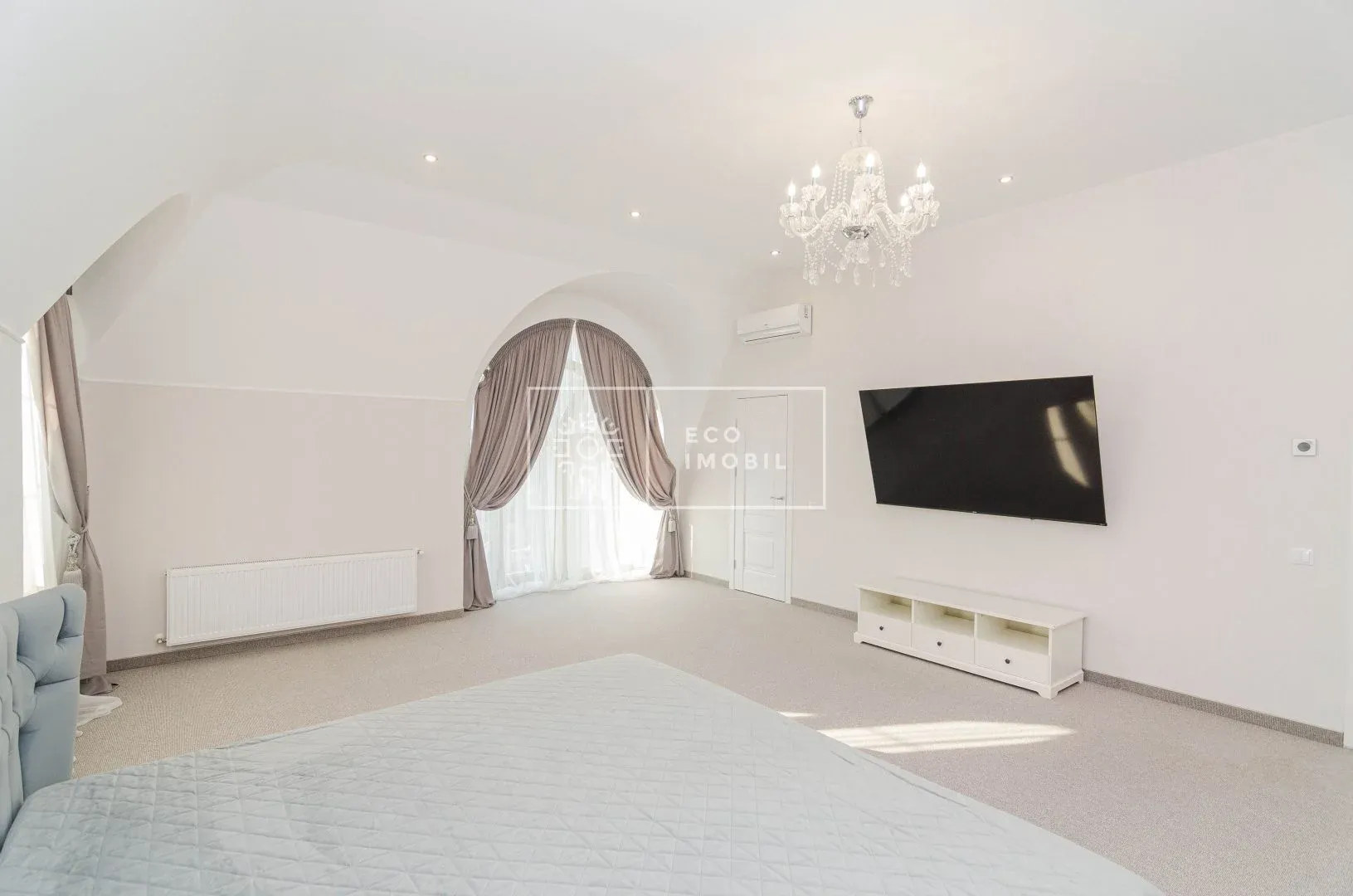 3-этажный дом, 3 комнаты, 270 м² — Изображение 4