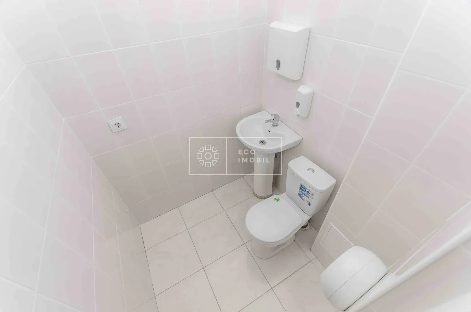 1-bedroom office, 575 m² — Image 2