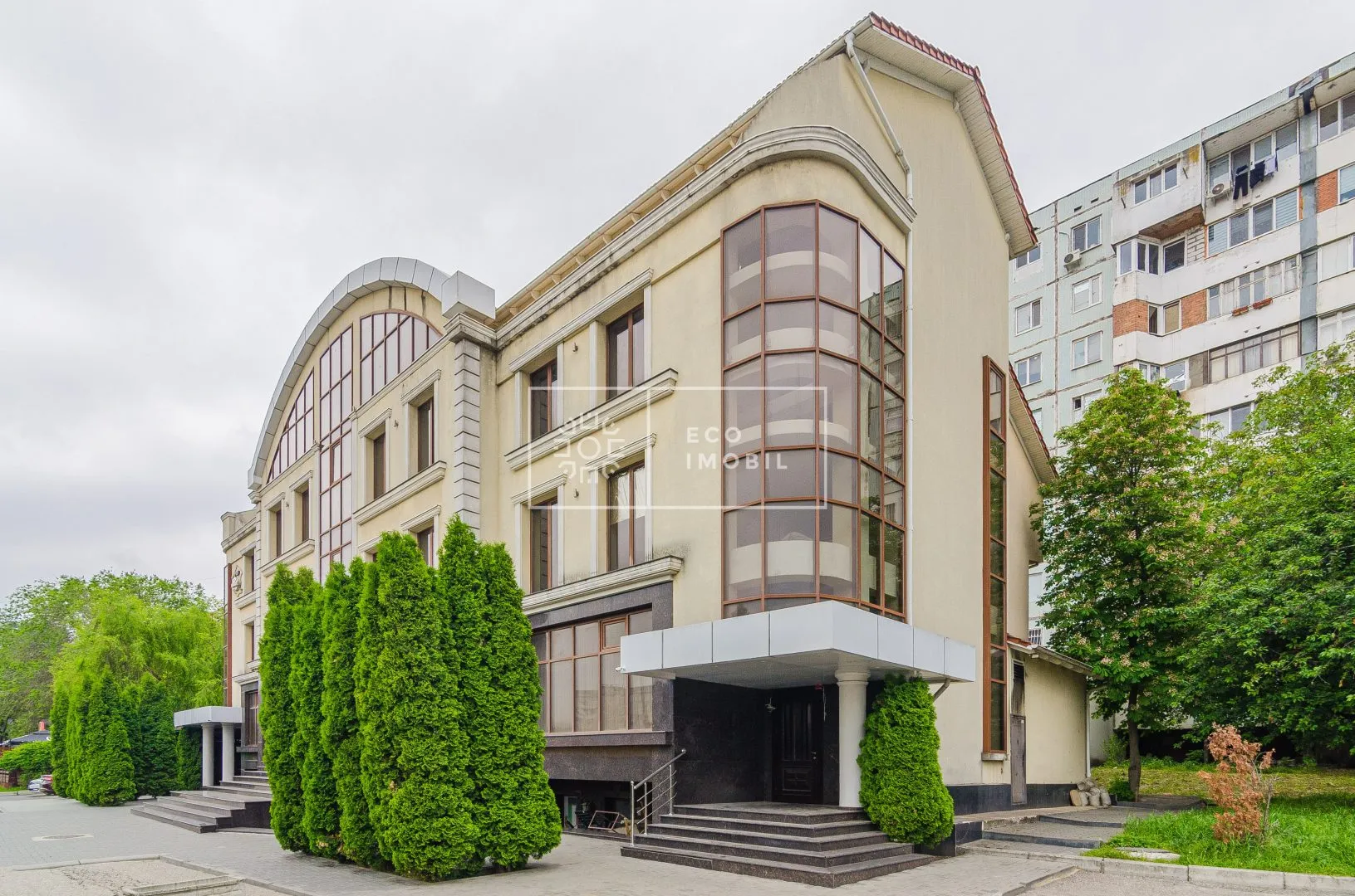 6-bedroom office, 400 m² — Image 1