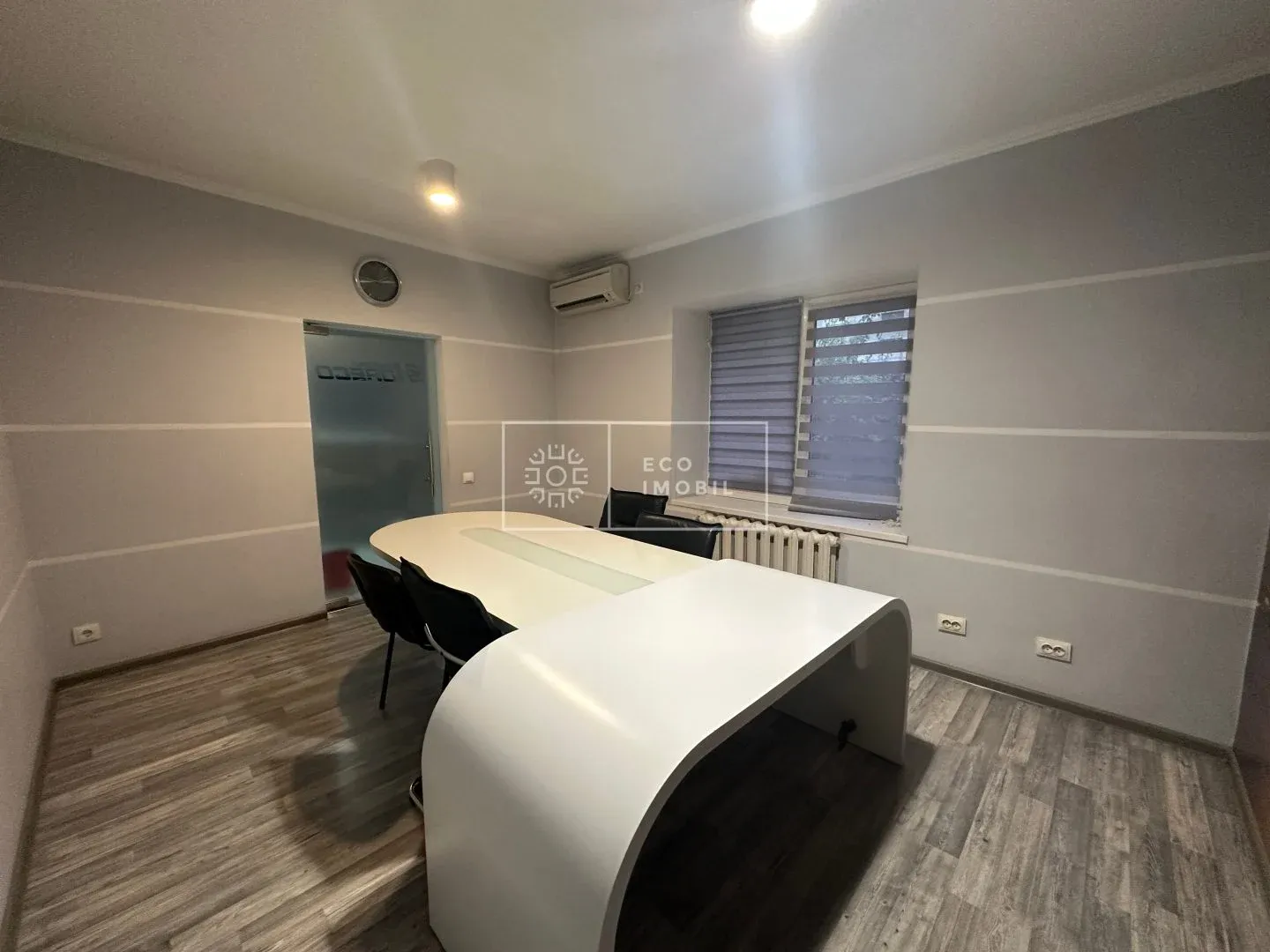 3-camere birou, 90 m² — Imagine 1