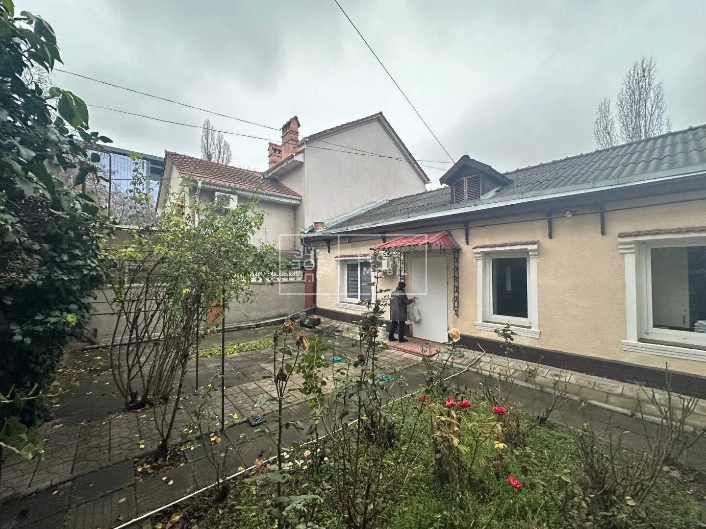 3-camere birou, 90 m² — Imagine 1
