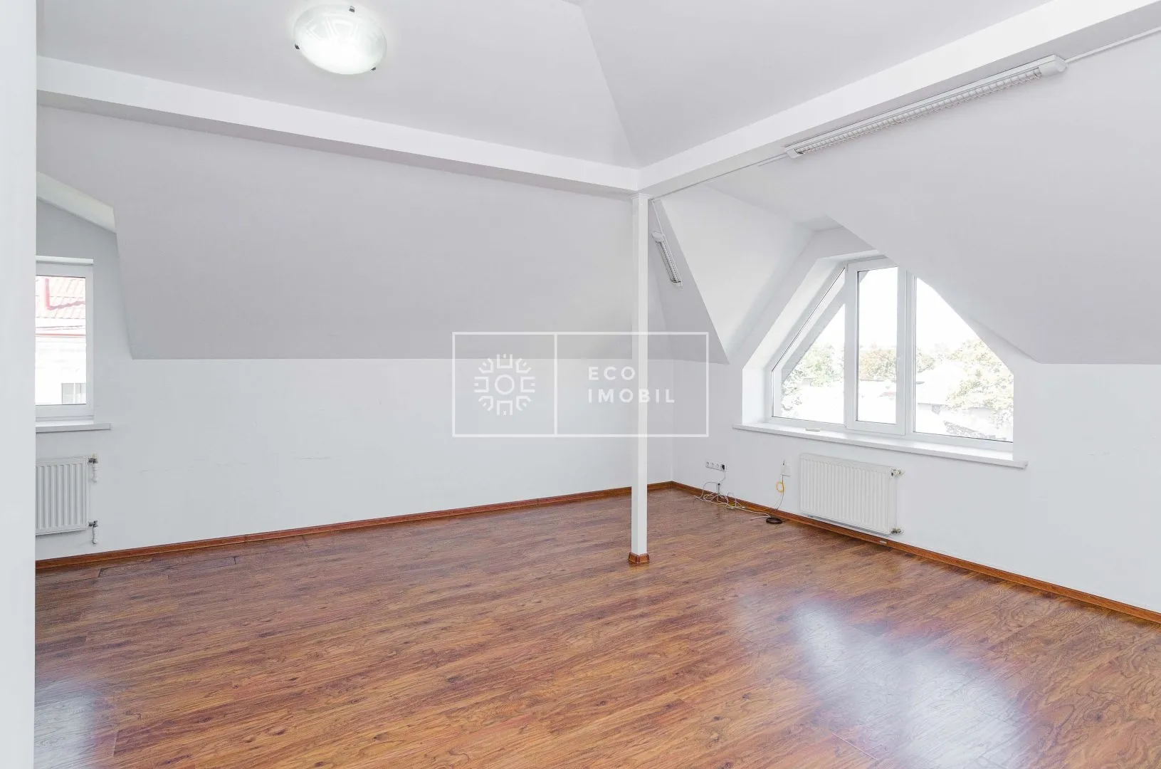 2-camere birou, 72 m² — Imagine 1