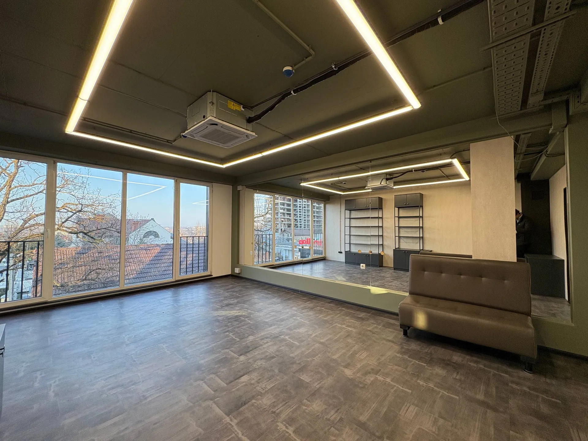 1-camere birou, 35 m² — Imagine 1