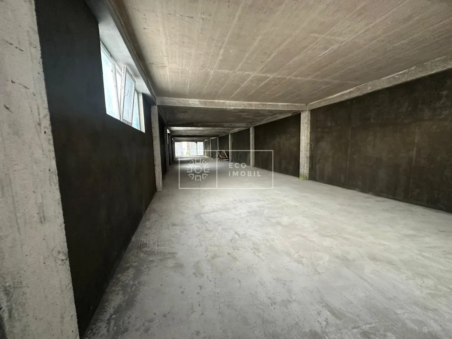 Spațiu comercial, 740 m² — Imagine 1