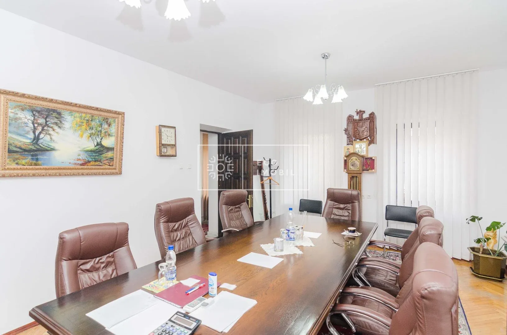 1-bedroom office, 270 m² — Image 1