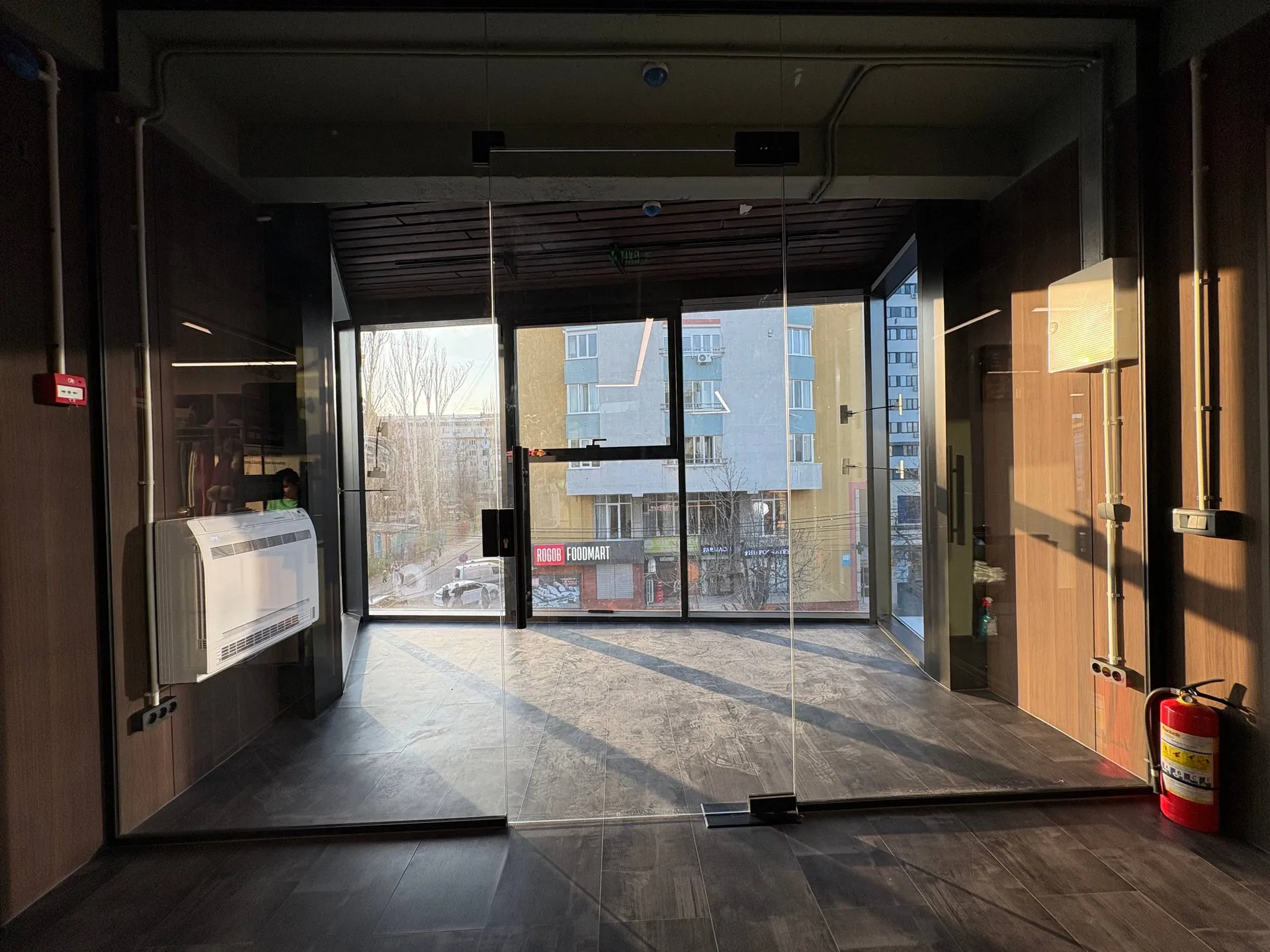 1-camere birou, 14 m² — Imagine 1