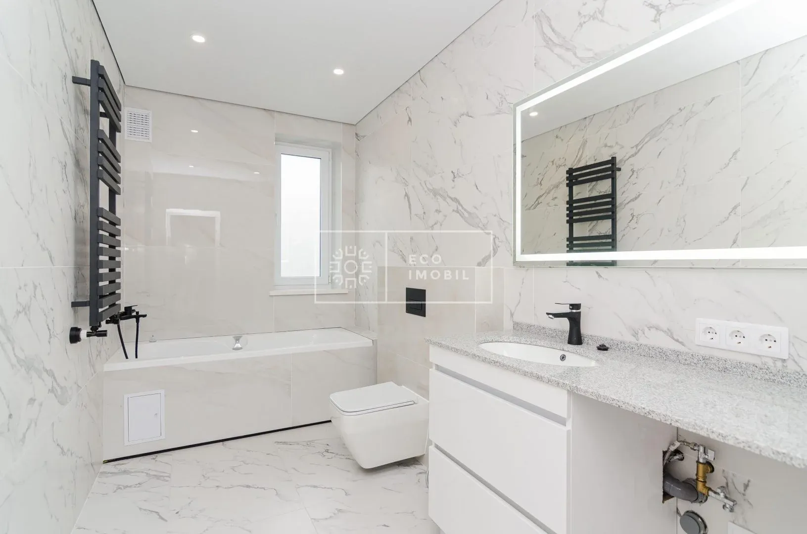 2-etaje casă, 2 camere, 240 m² — Imagine 3