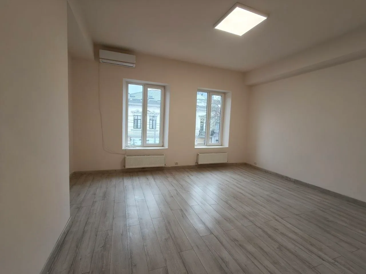 1-camere birou, 60 m² — Imagine 7