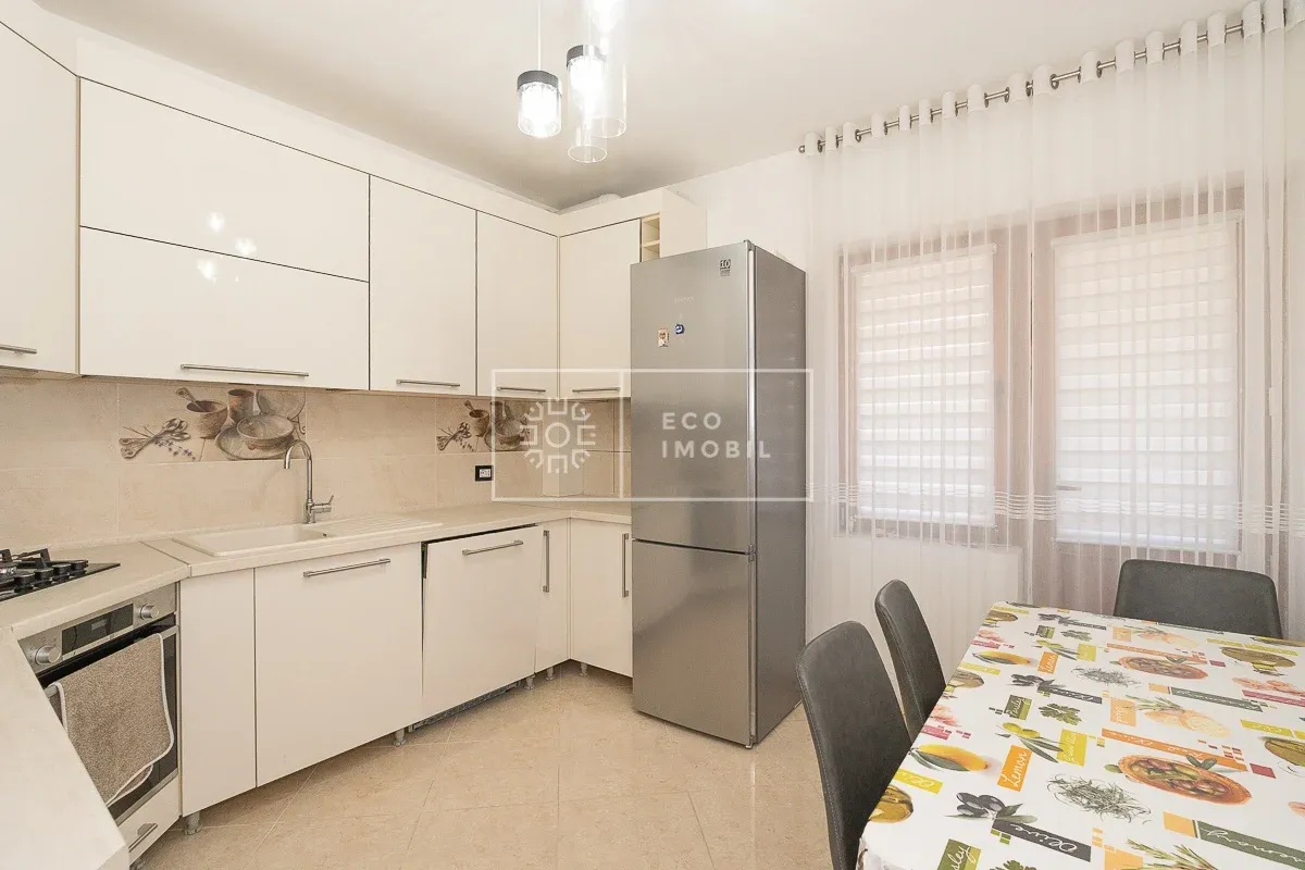 3-этажный дом, 5 комнат, 218 м² — Изображение 2