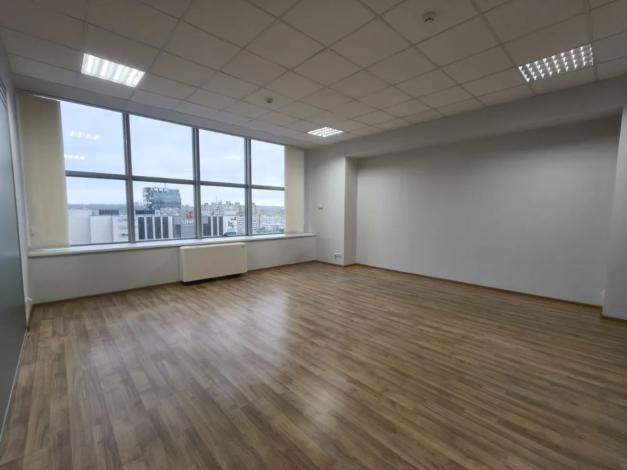 2-camere birou, 72 m² — Imagine 1