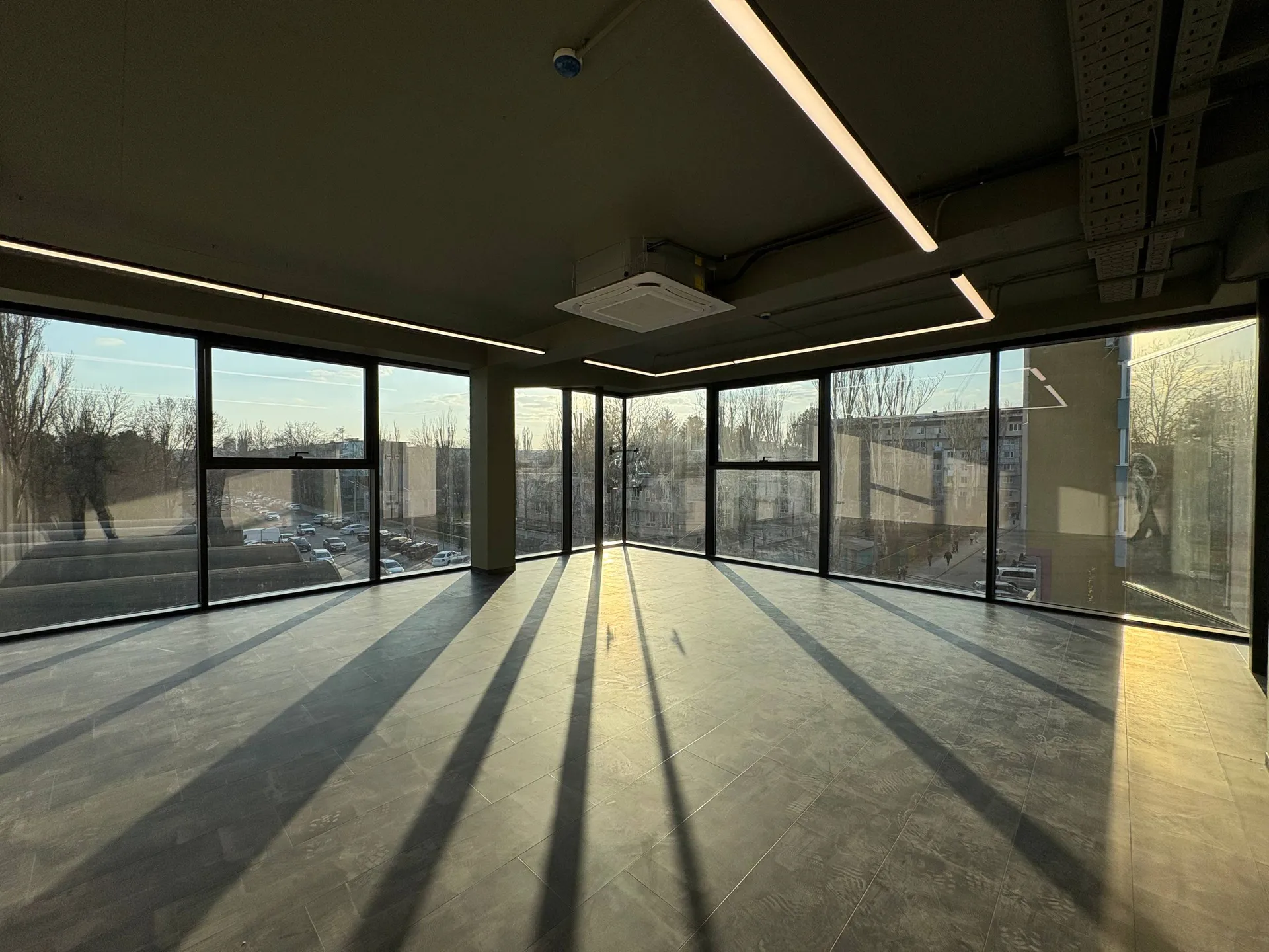 1-camere birou, 50 m² — Imagine 1