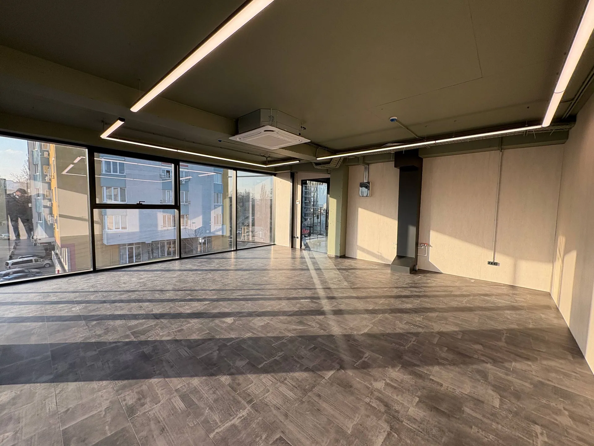 1-camere birou, 50 m² — Imagine 2