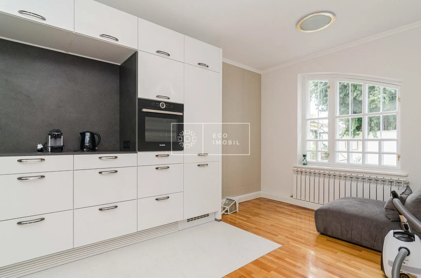 3-этажный дом, 4 комнаты, 400 м² — Изображение 2