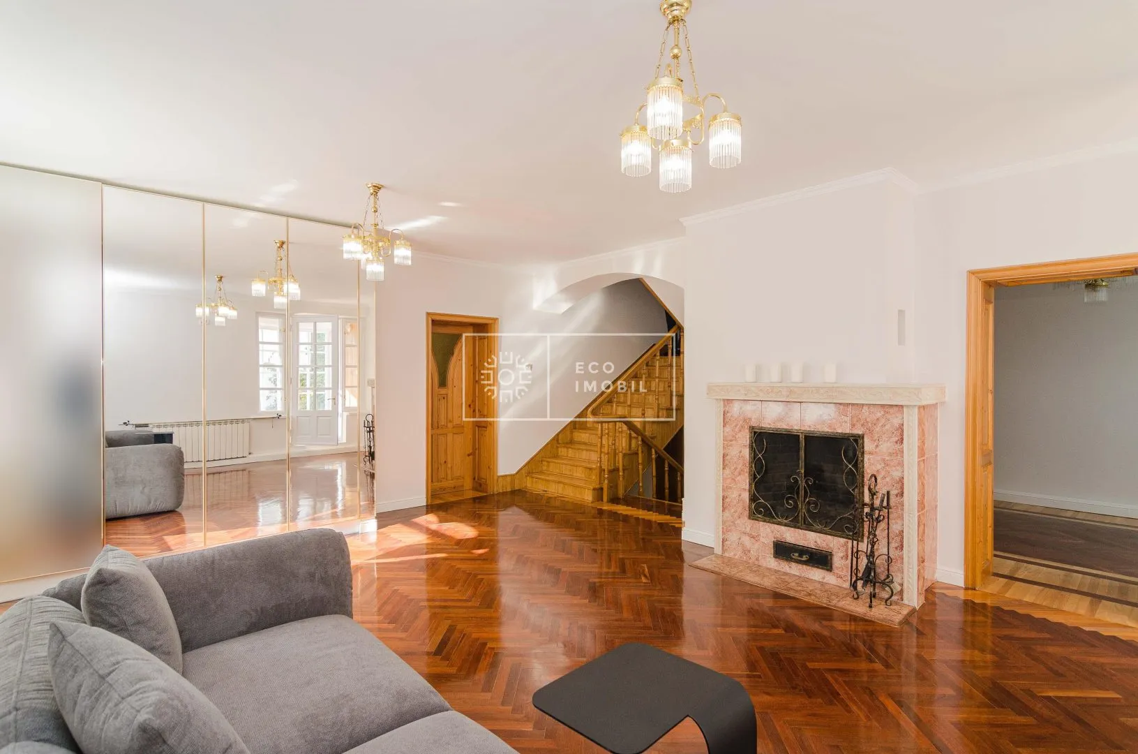 3-этажный дом, 4 комнаты, 400 м² — Изображение 3