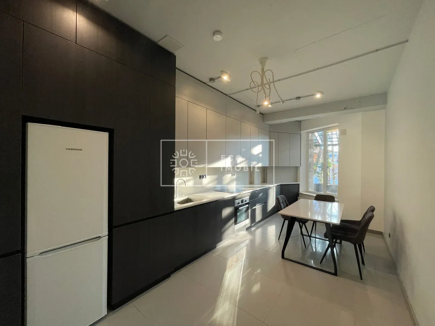 2-этажный дом, 3 комнаты, 140 м² — Изображение 2