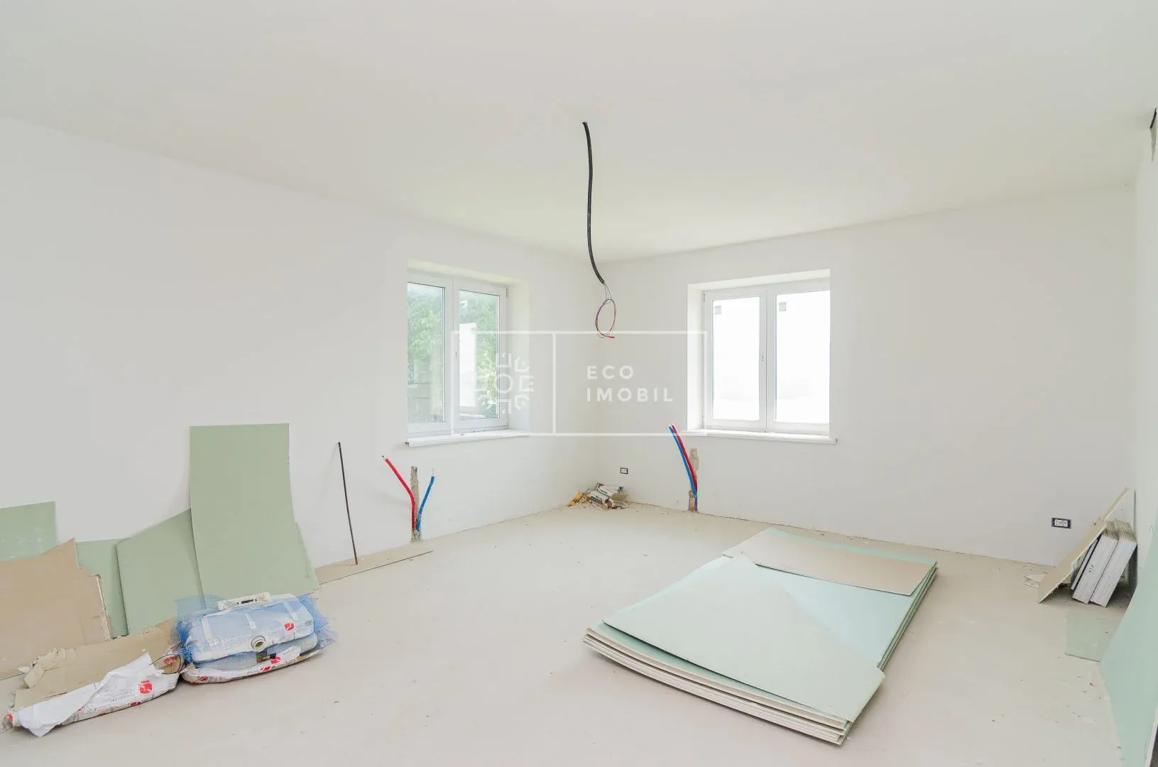 2-этажный дом, 3 комнаты, 240 м² — Изображение 2