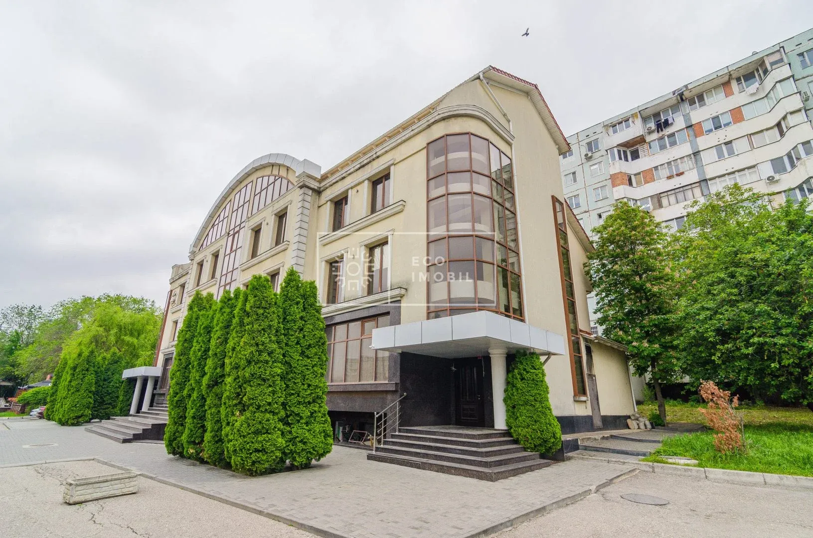 Office, 320 m² — Image 1