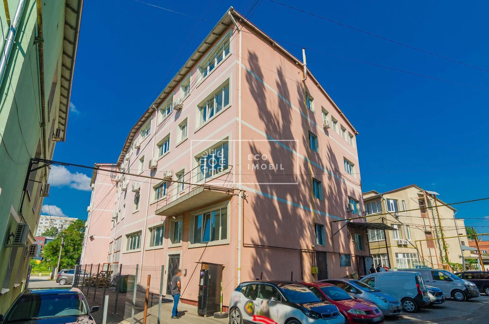 12-bedroom office, 300 m² — Image 1