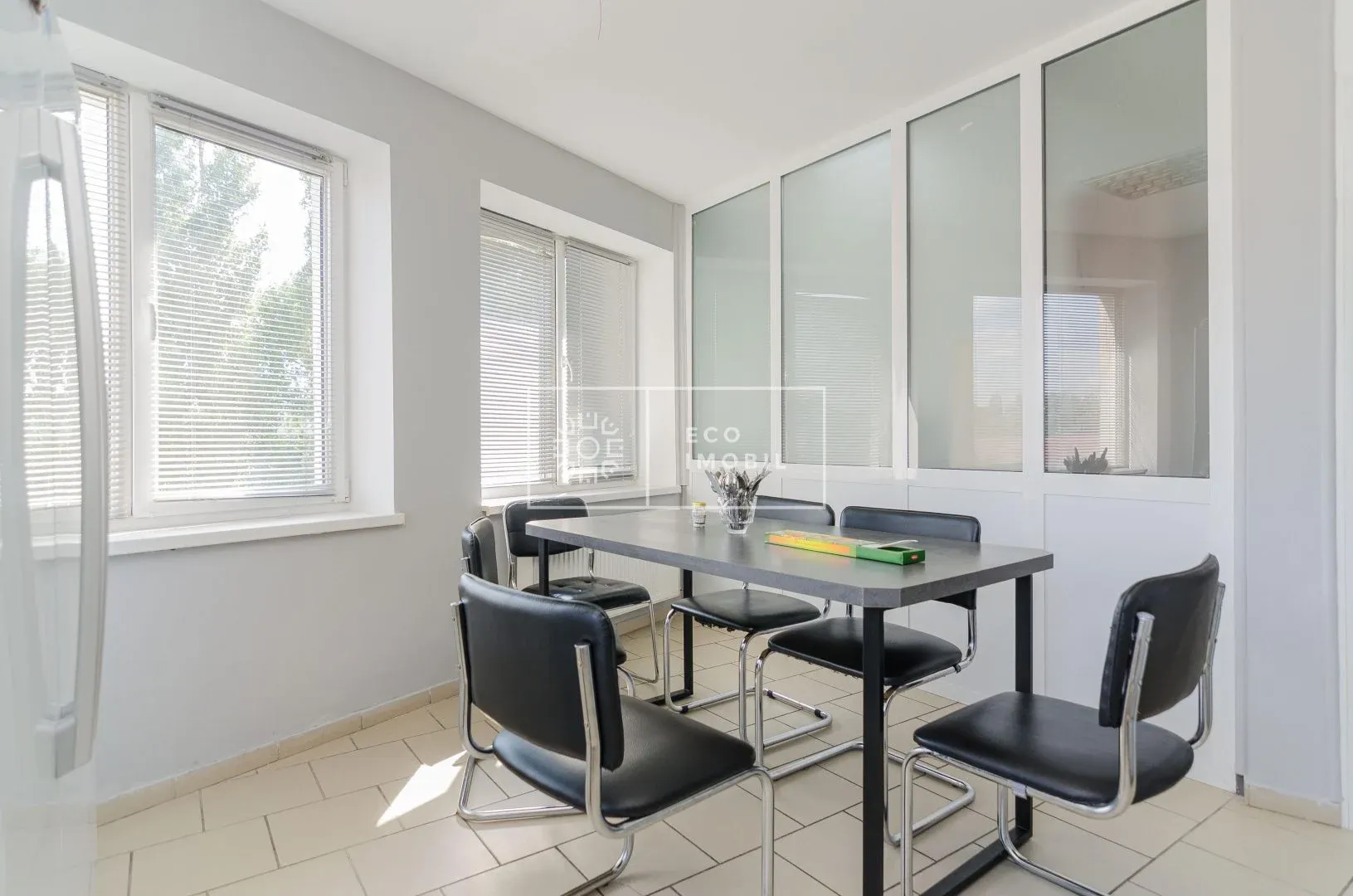 12-camere birou, 300 m² — Imagine 3