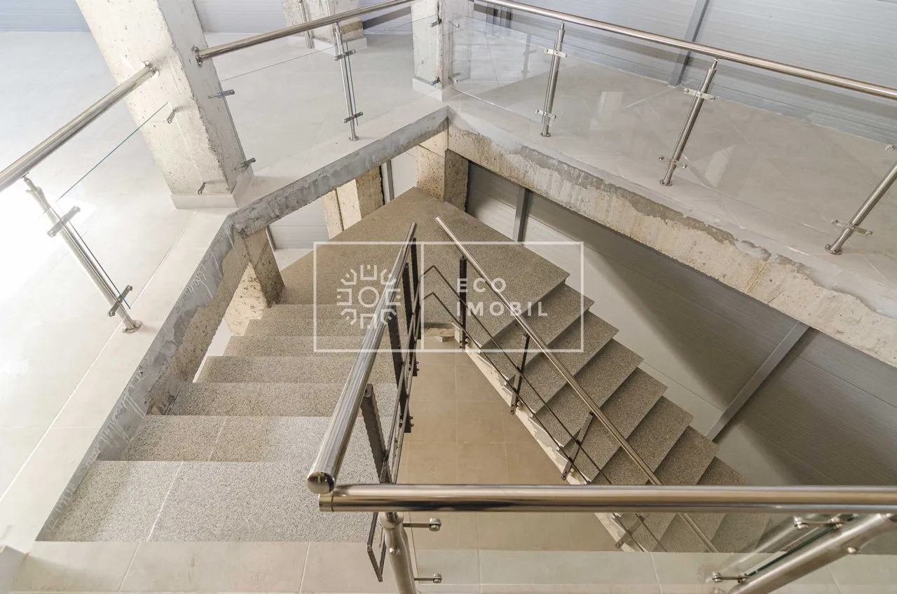Spațiu comercial, 400 m² — Imagine 2