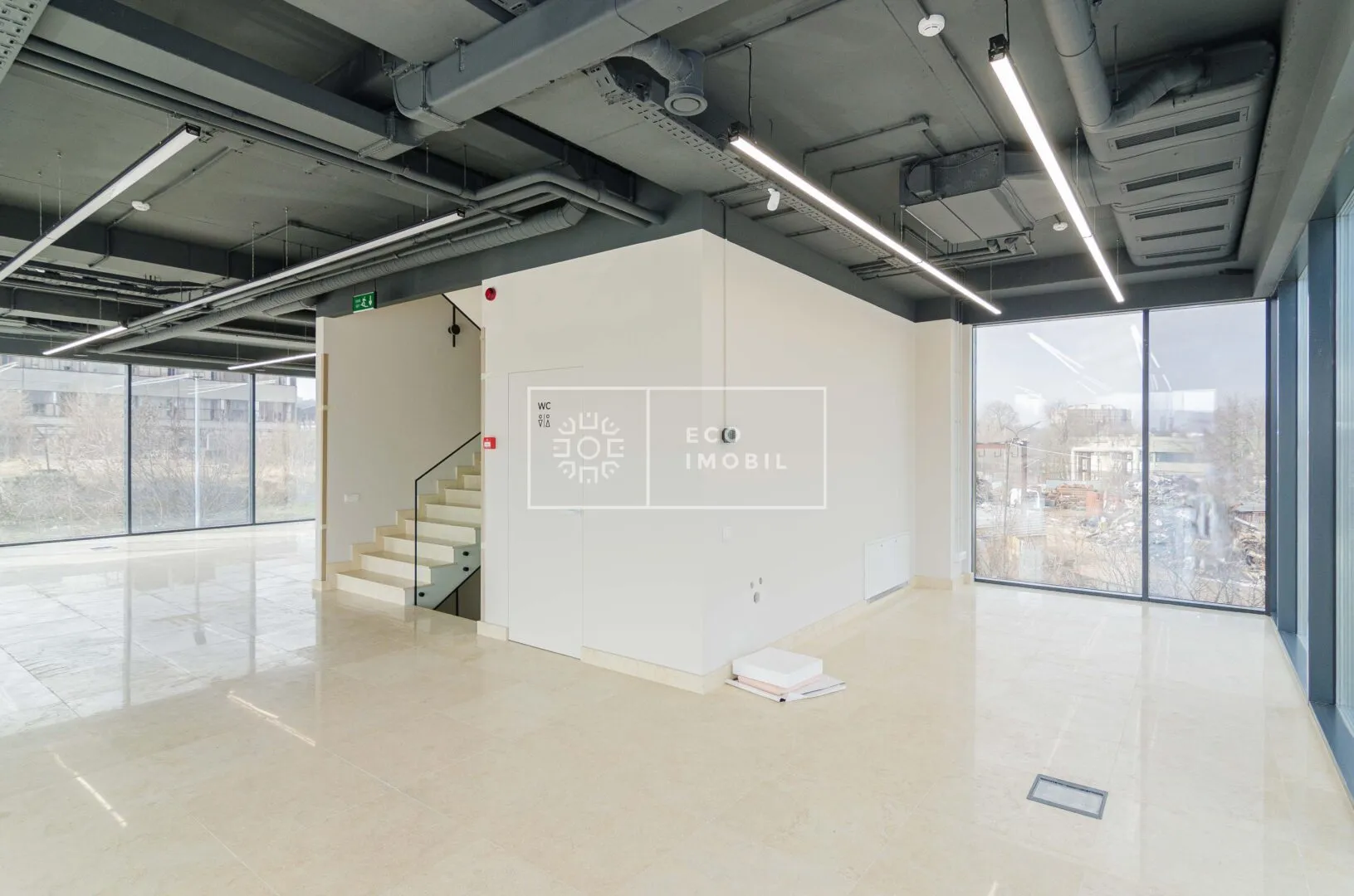 1-camere birou, 150 m² — Imagine 1