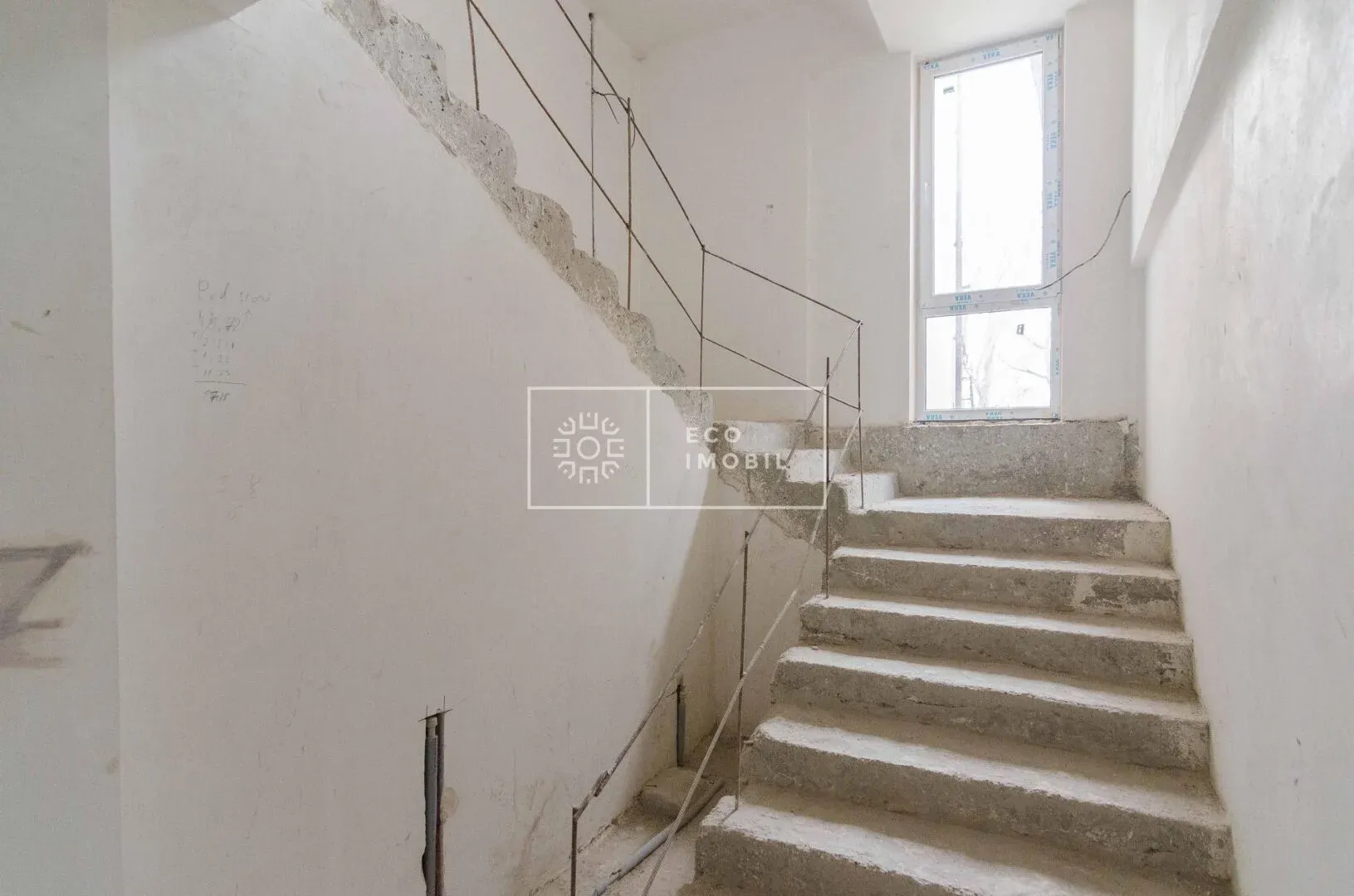 20-camere birou, 1 026 m² — Imagine 2