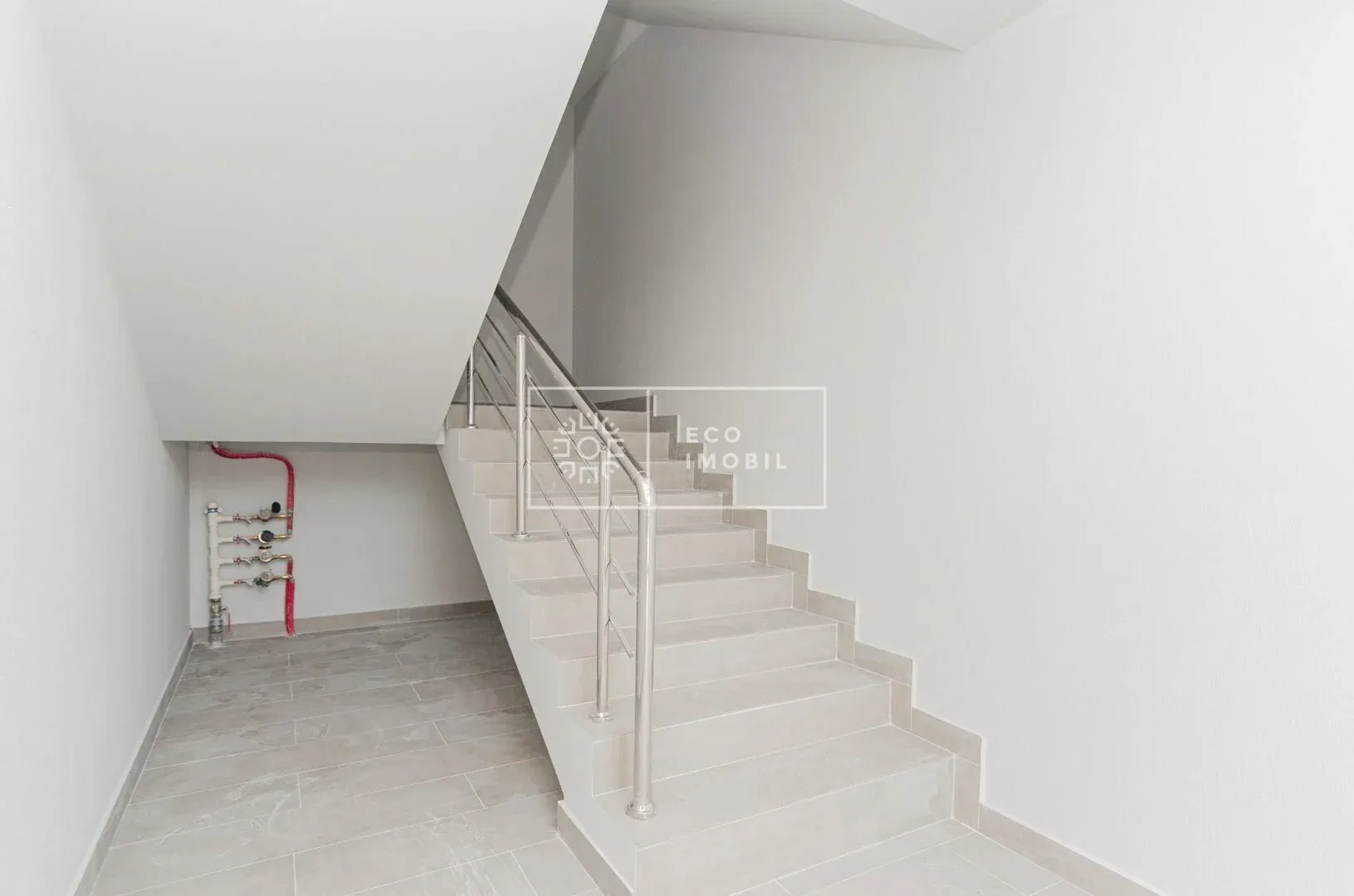 1-camere birou, 180 m² — Imagine 2